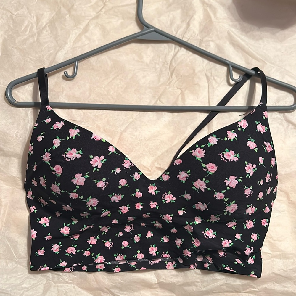 Pink Victorias Secret long line bra wireless push up size small. Worn twice.